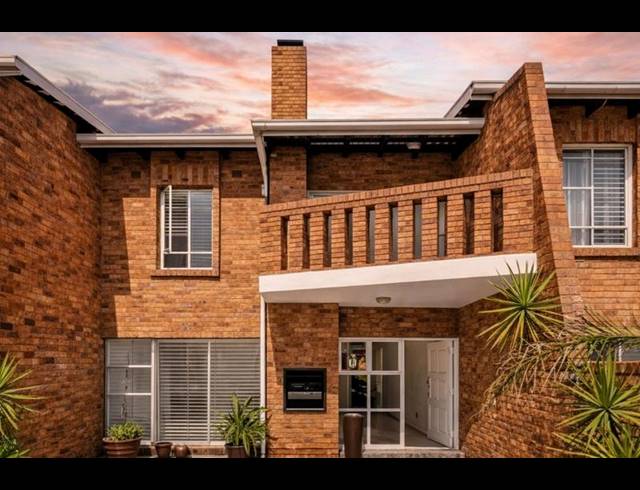3 BEDROOM TOWNHOUSE FOR SALE IN BEDFORD GARDENS
